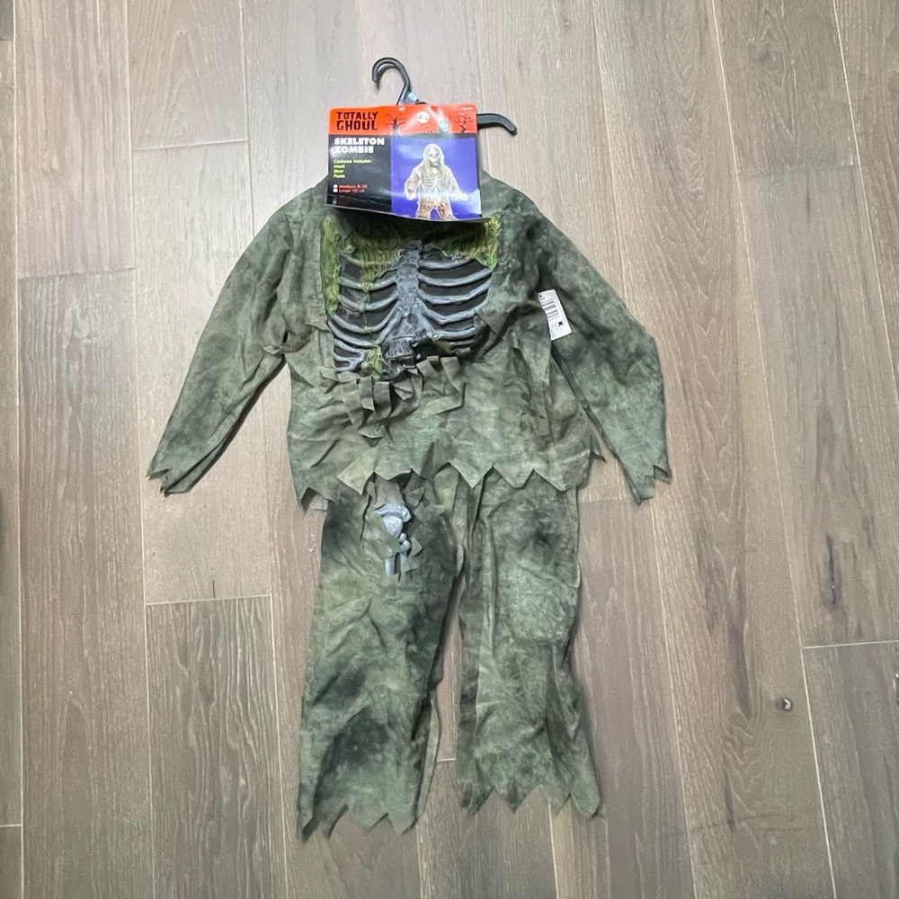 Totally ghoul skeleton zombie child costume. NWT med 8-10